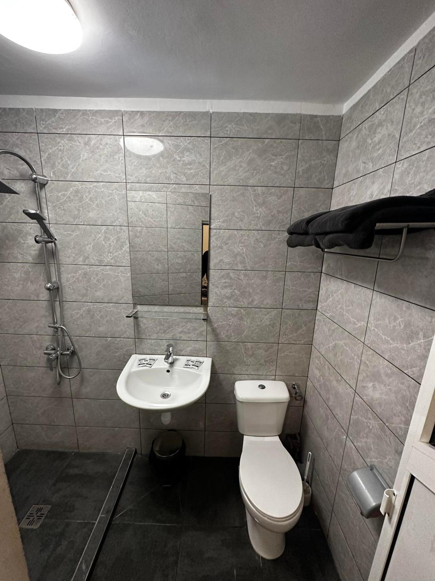 Casa Bucovineana Aparthotel Iasi Buitenkant foto